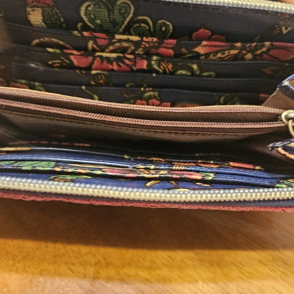 Sakroots wallet blue,red green, - Picture 8 of 10
